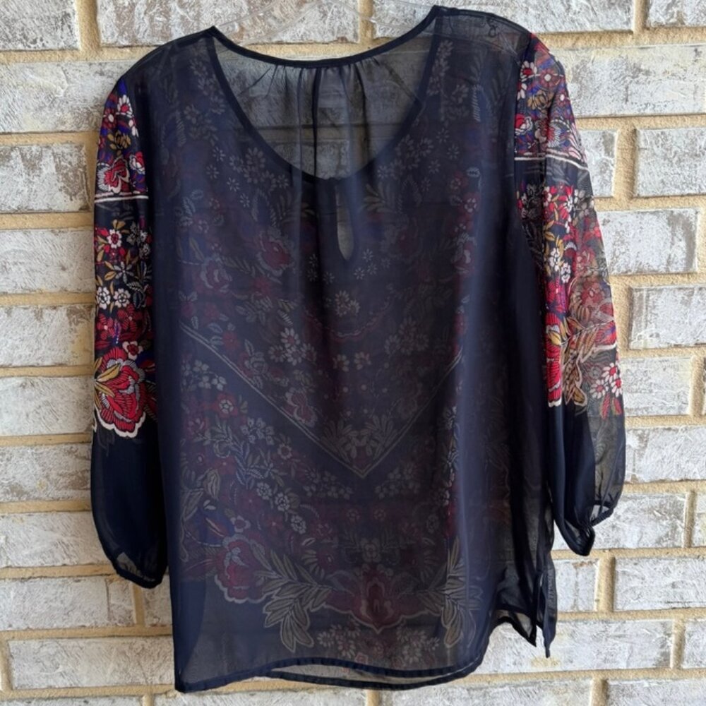 Liz Claiborne Sheer V-Neck 3/4 Sleeve Blouse Women's Size M. - Picture 2 of 6